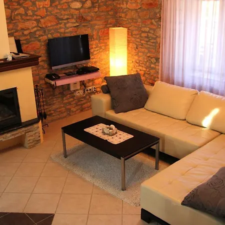 Family Friendly House With A Swimming Pool Gluici, Krka - 11337 Holiday home *