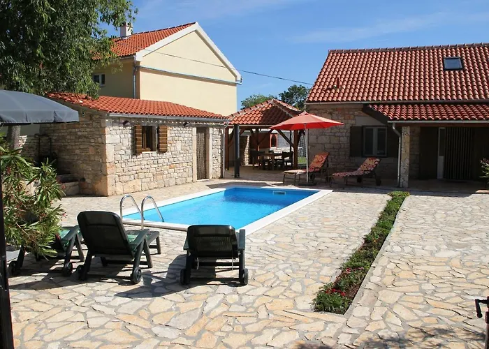 Family Friendly House With A Swimming Pool Gluici, Krka - 11337 Validzici