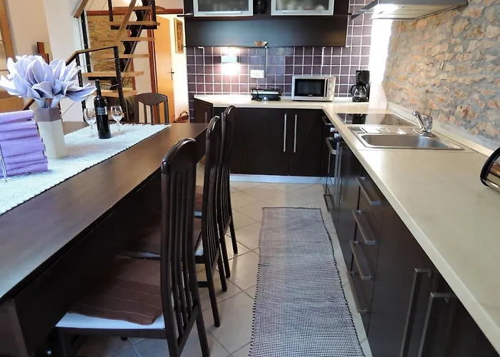 Vakantiehuis Family Friendly House With A Swimming Pool Gluici, Krka - 11337 Validzici