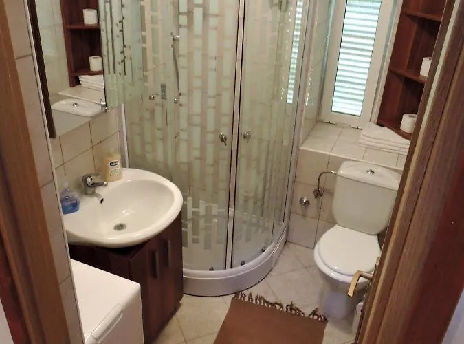 Dom wakacyjny Family Friendly House With A Swimming Pool Gluici, Krka - 11337