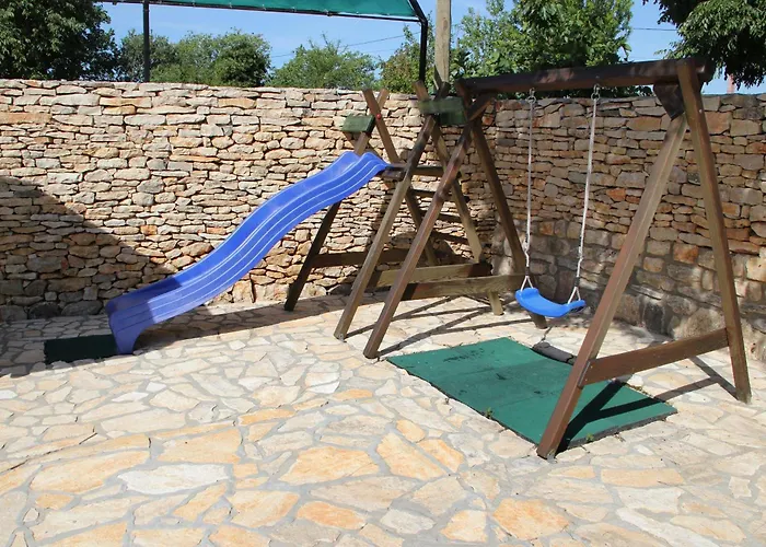 Vakantiehuis Family Friendly House With A Swimming Pool Gluici, Krka - 11337
