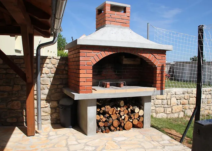 Family Friendly House With A Swimming Pool Gluici, Krka - 11337 Vakantiehuis Validzici