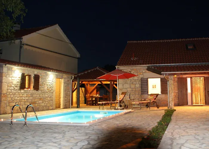 Family Friendly House With A Swimming Pool Gluici, Krka - 11337 * Validzici