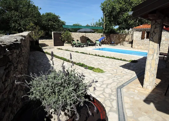 Family Friendly House With A Swimming Pool Gluici, Krka - 11337 Vakantiehuis Validzici